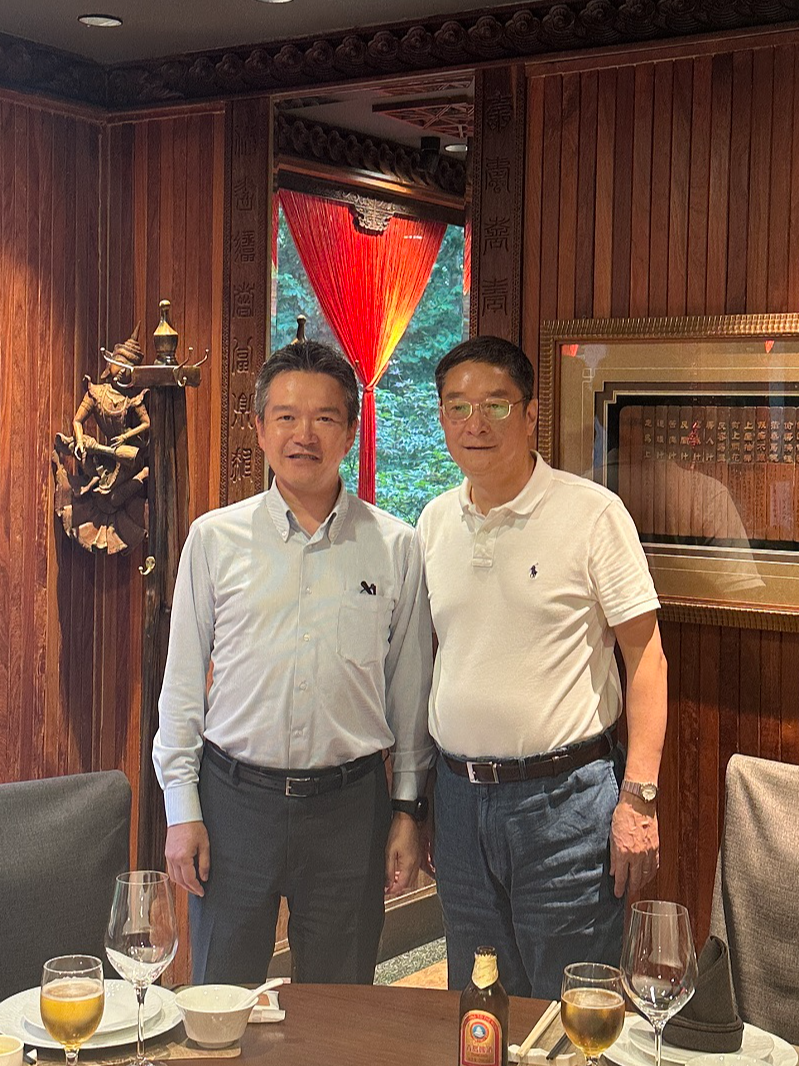 蔡建新總經(jīng)理與4月1日到任的丸紅（上海）有限公司董事長(zhǎng)、總經(jīng)理米谷陽(yáng)一先生會(huì)面